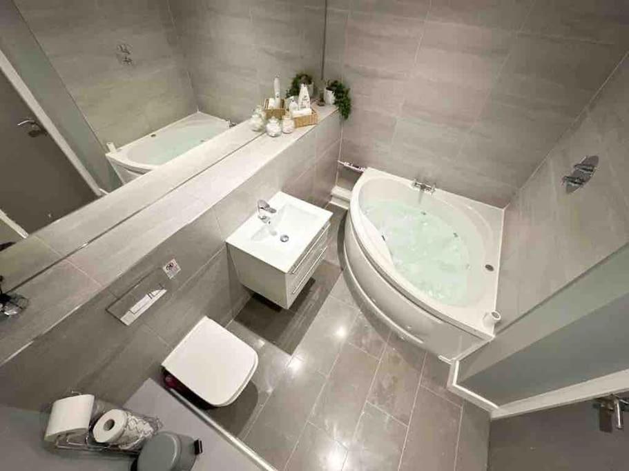 Align Lux Apartments, Liverpool City Centre Ngoại thất bức ảnh